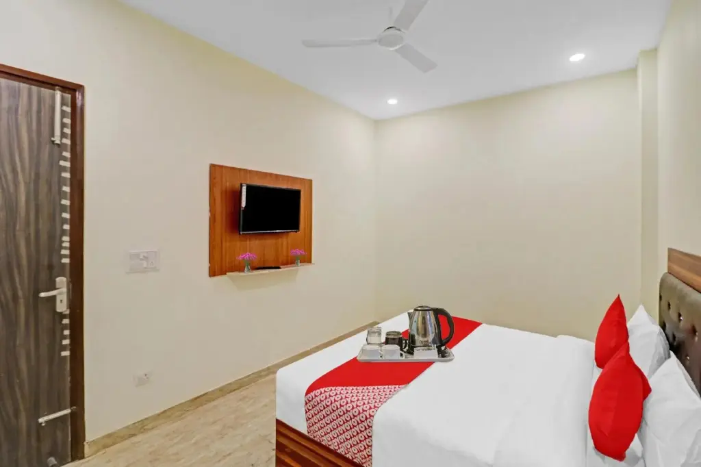 Нью-Дели: OYO 87988 Hotel Happy Moments
