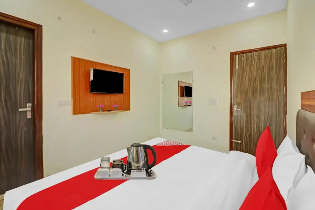 Нью-Дели: OYO 87988 Hotel Happy Moments