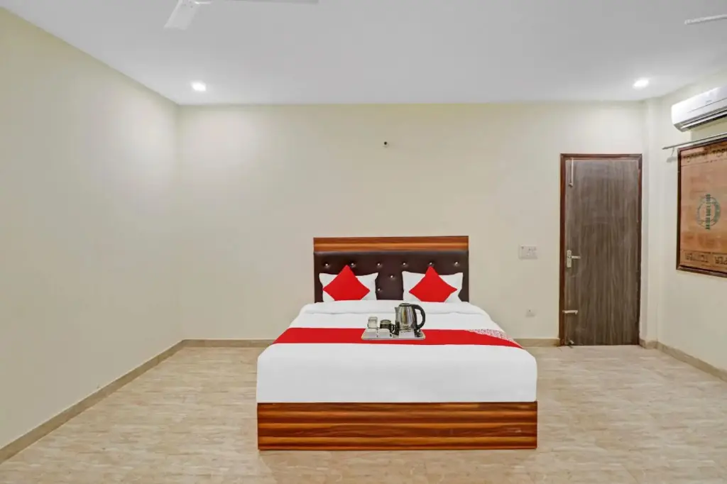 Нью-Дели: OYO 87988 Hotel Happy Moments