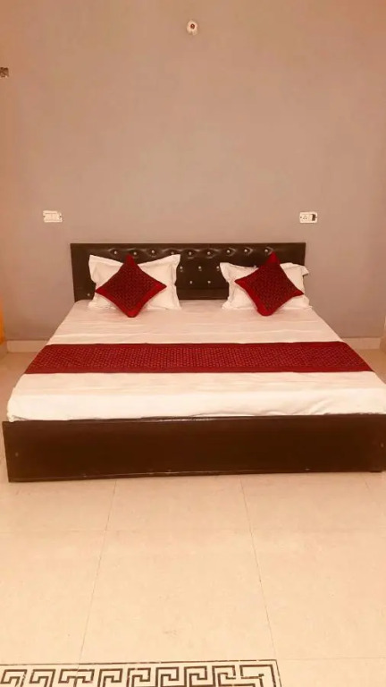 Нью-Дели: OYO 93285 Hotel Tree House
