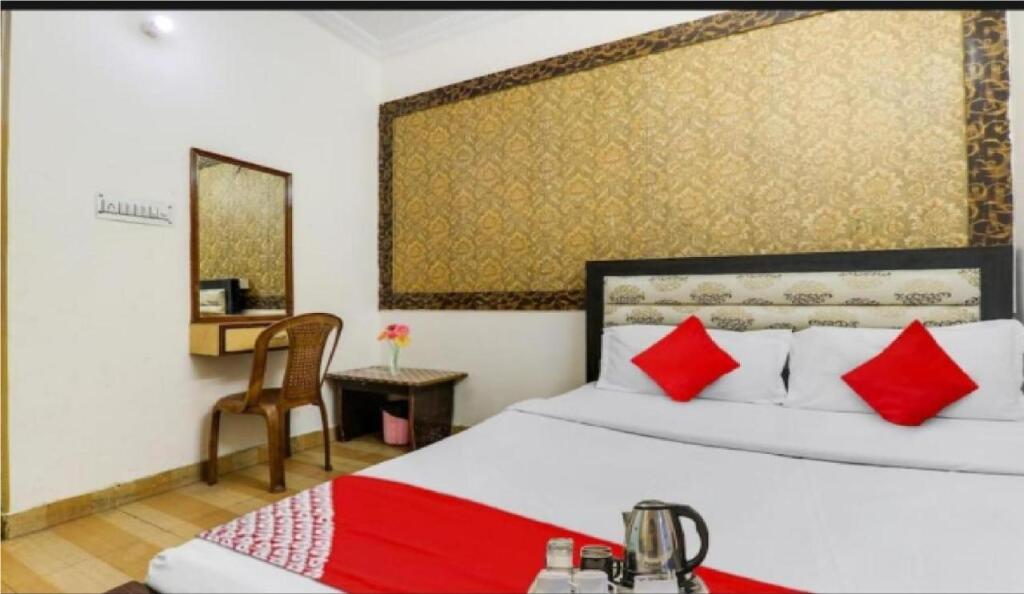 Лакхнау: Hotel Radhey Inn By WB Inn