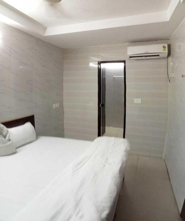 Нью-Дели: Pop 89981 Hotel Dwarka Inn