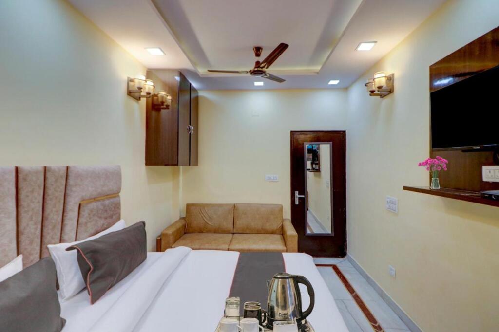 Нью-Дели: OYO 91483 Hotel Amazing House