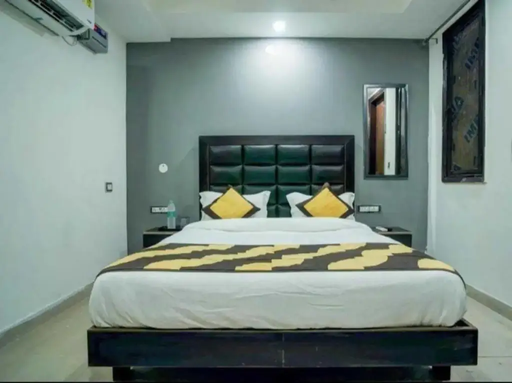 Нью-Дели: POP 701186 Hotel Lajwanti Dlx