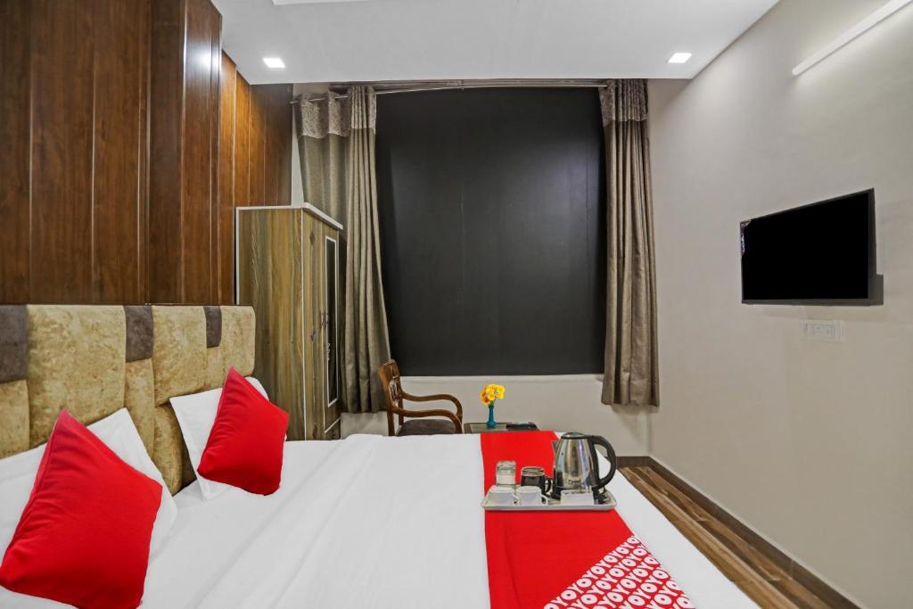 Фаридабад: OYO Flagship 70247 Hotel Lavish