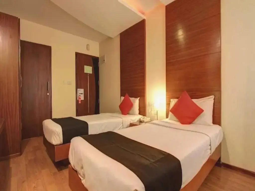 Нью-Дели: POP 89248 Hotel Airport Golden