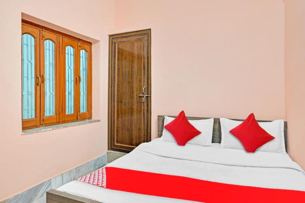 Варанаси: Oyo Flagship 80598 Aditya Guest House