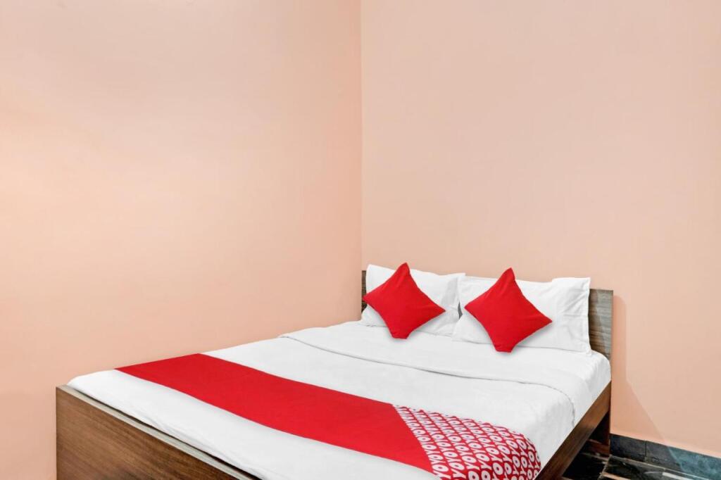 Варанаси: Oyo Flagship 80598 Aditya Guest House