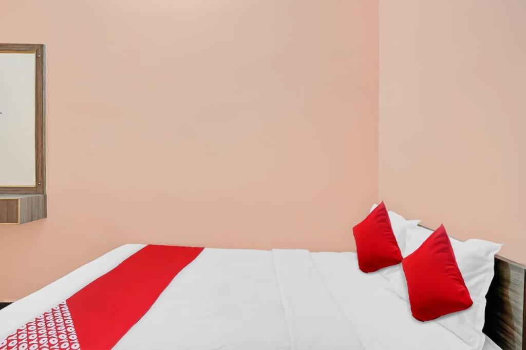 Варанаси: Oyo Flagship 80598 Aditya Guest House