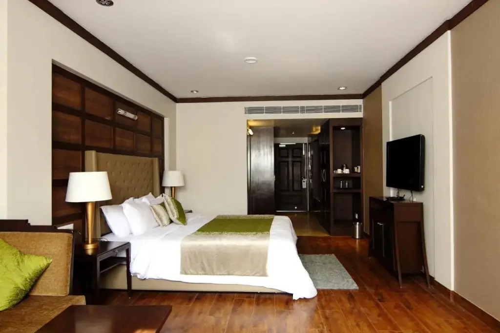 Наинитал: The Earls Court by Leisure Hotels