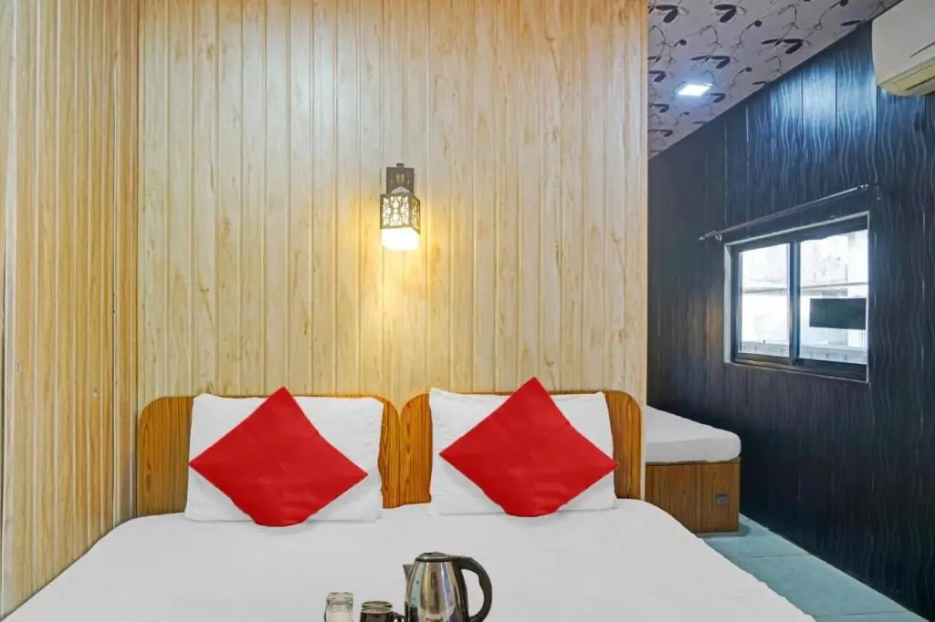 Бага: Oyo 88189 Small Daddy Hotel