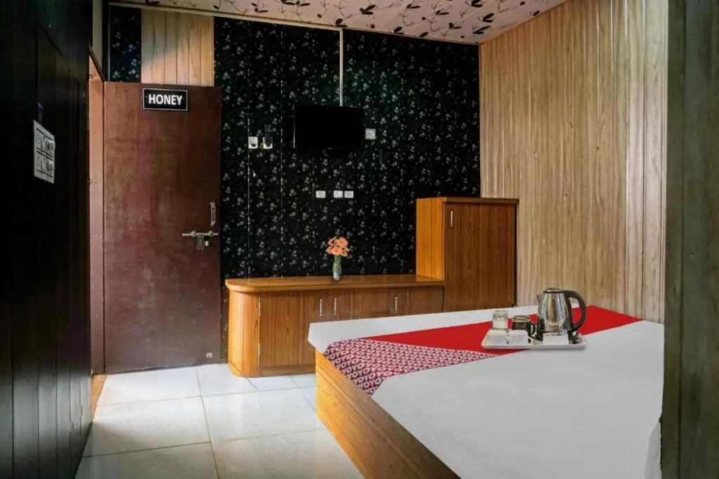 Бага: Oyo 88189 Small Daddy Hotel