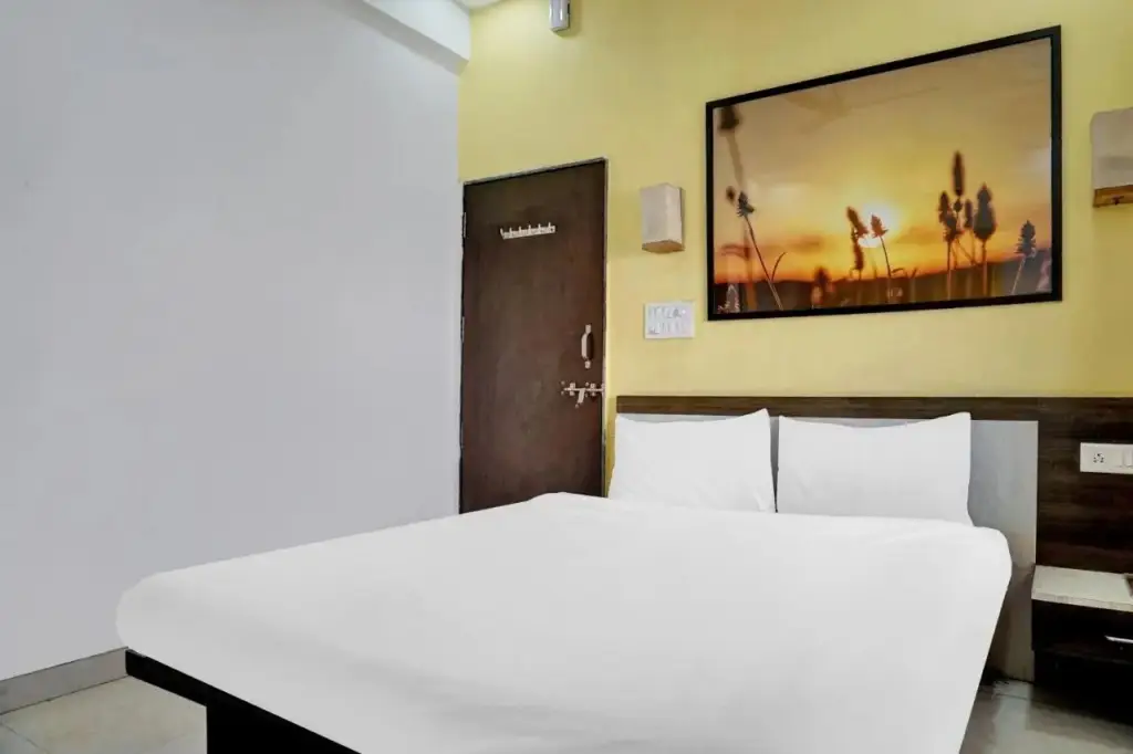 Пимпри-Чинчвад: Oyo Flagship 805751 Satnam Inn