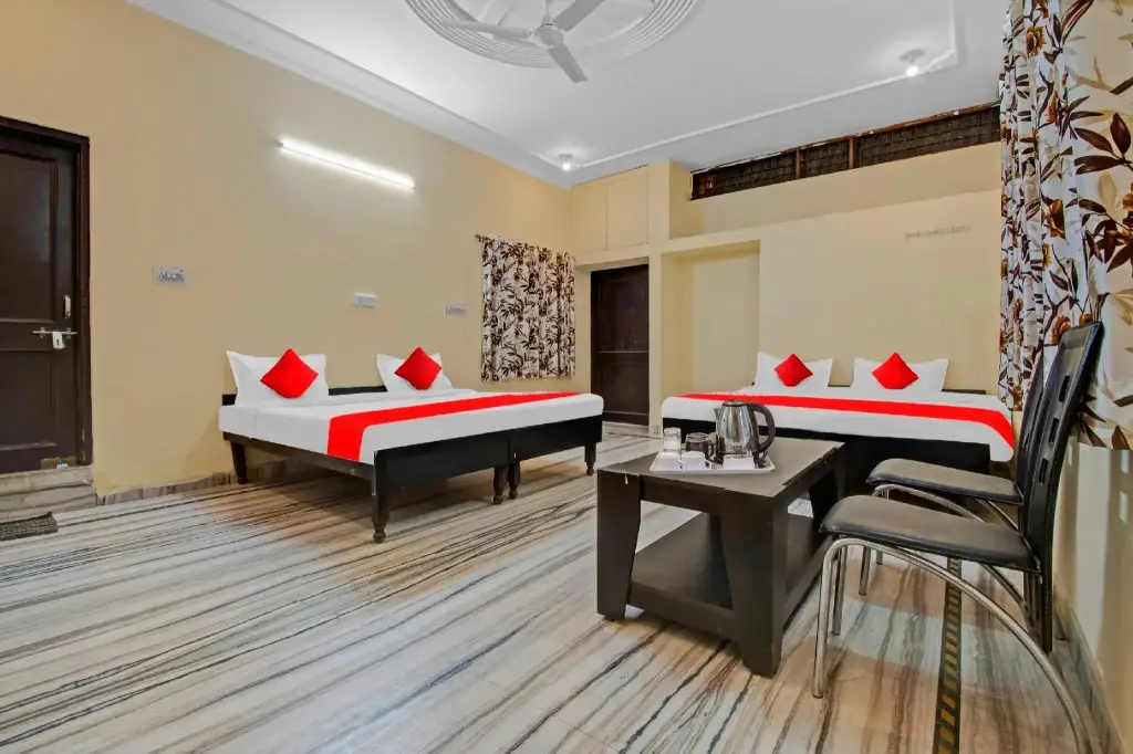 OYO Flagship 70280 Hotel Raj Baag — фото 1