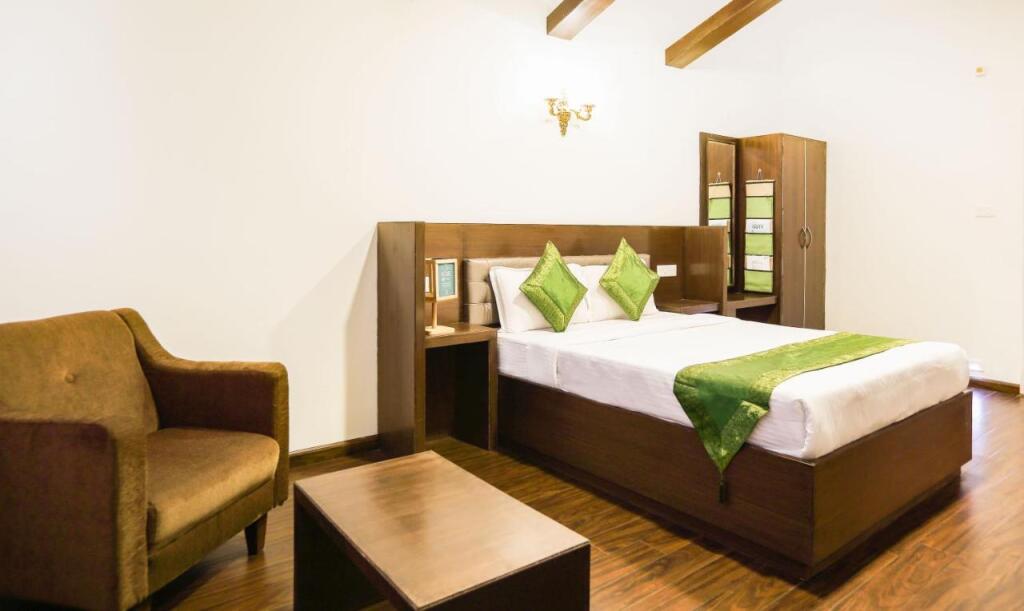 Ути: Treebo Skydale Inn & Suites With Mountain View