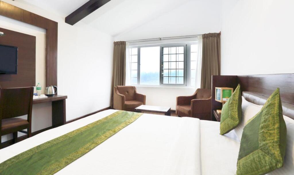 Ути: Treebo Skydale Inn & Suites With Mountain View
