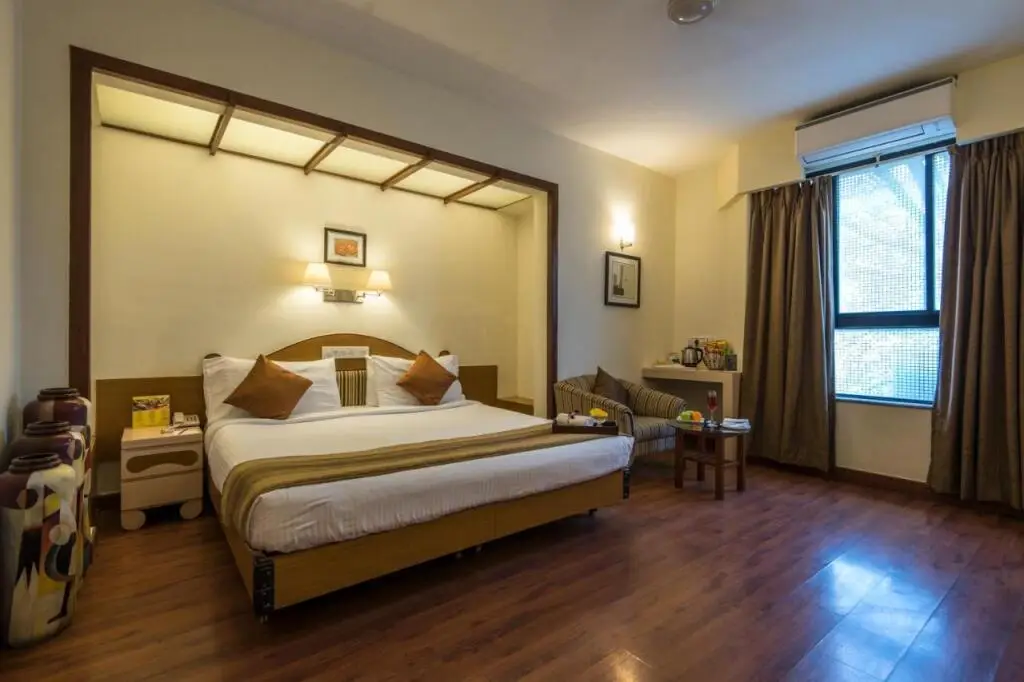 Пуна: Park Central Comfort e-suites, Pune