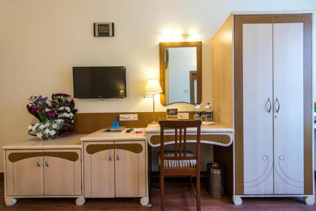 Пуна: Park Central Comfort e-suites, Pune
