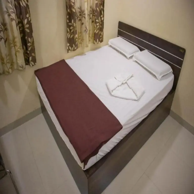 Хубли: Shri Vasant Lodge