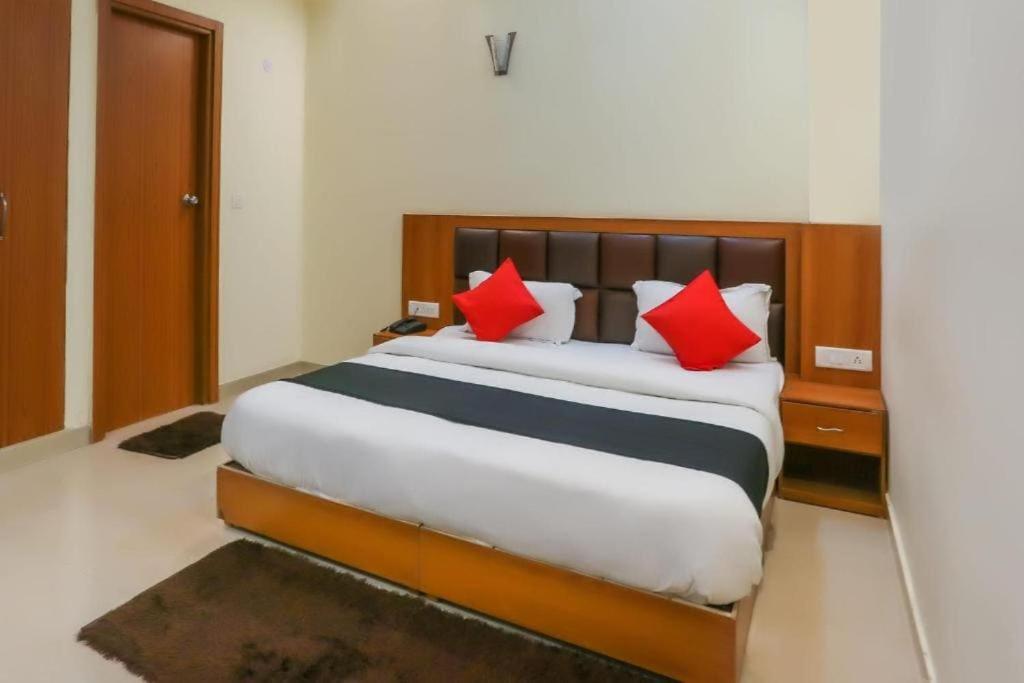 Большая Нойда: Capital O 89624 Bvh Hospitality
