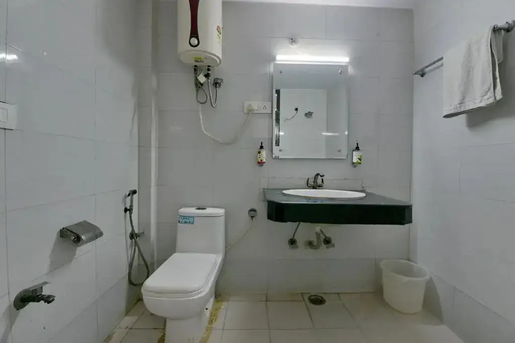 Нойда: Hotel Admire Inn "Atta Market, Noida Sector 18"