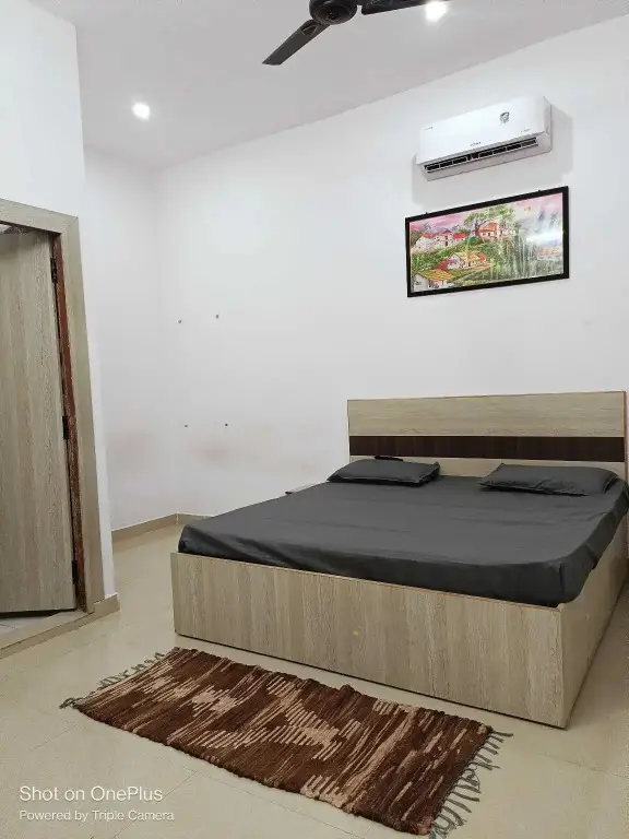 Мератх: Oyo 700920 Hotel Maharaja