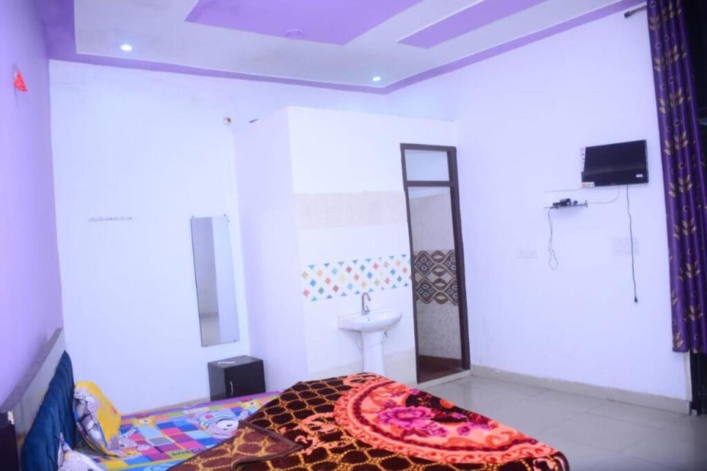 Мератх: Oyo 89044 Raa Inn Room