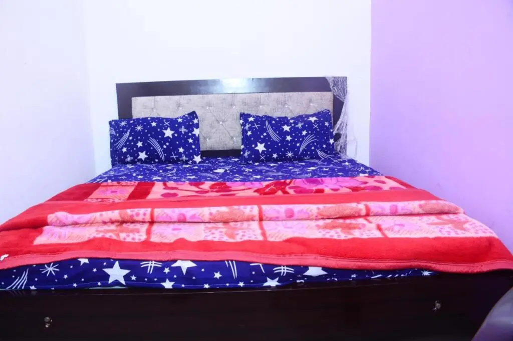Мератх: Oyo 89044 Raa Inn Room