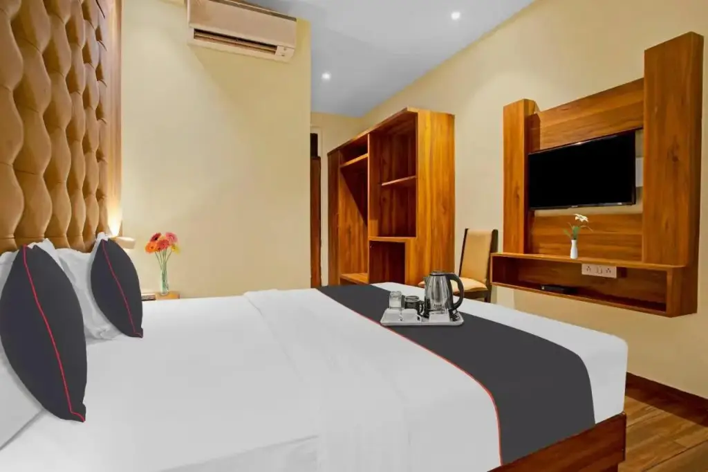Мумбаи: Capital O 70120 Hotel Art Inn