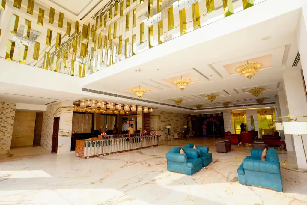 Kay Em Spectra Hotel — фото 1