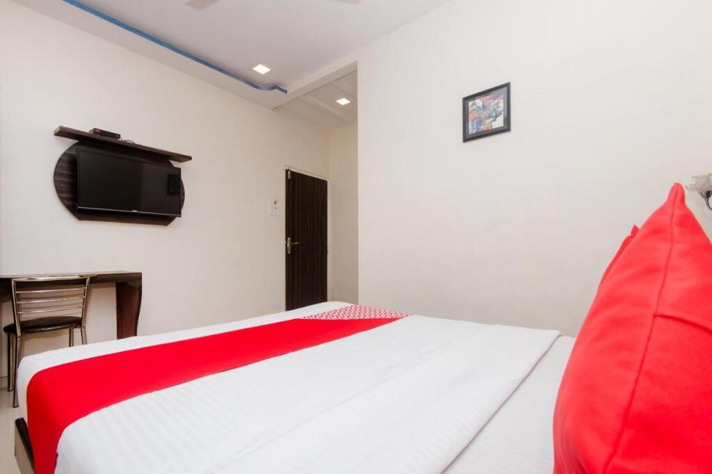 Мумбаи: Flagship 8544 Hotel Bentleys