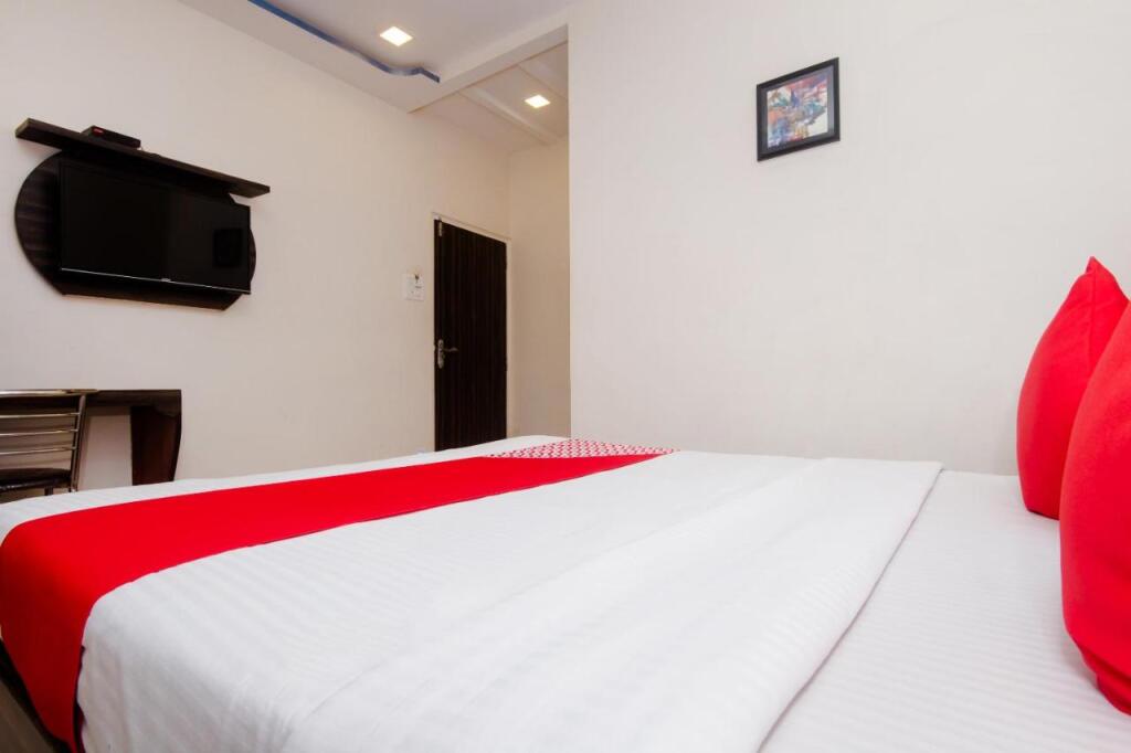 Мумбаи: Flagship 8544 Hotel Bentleys