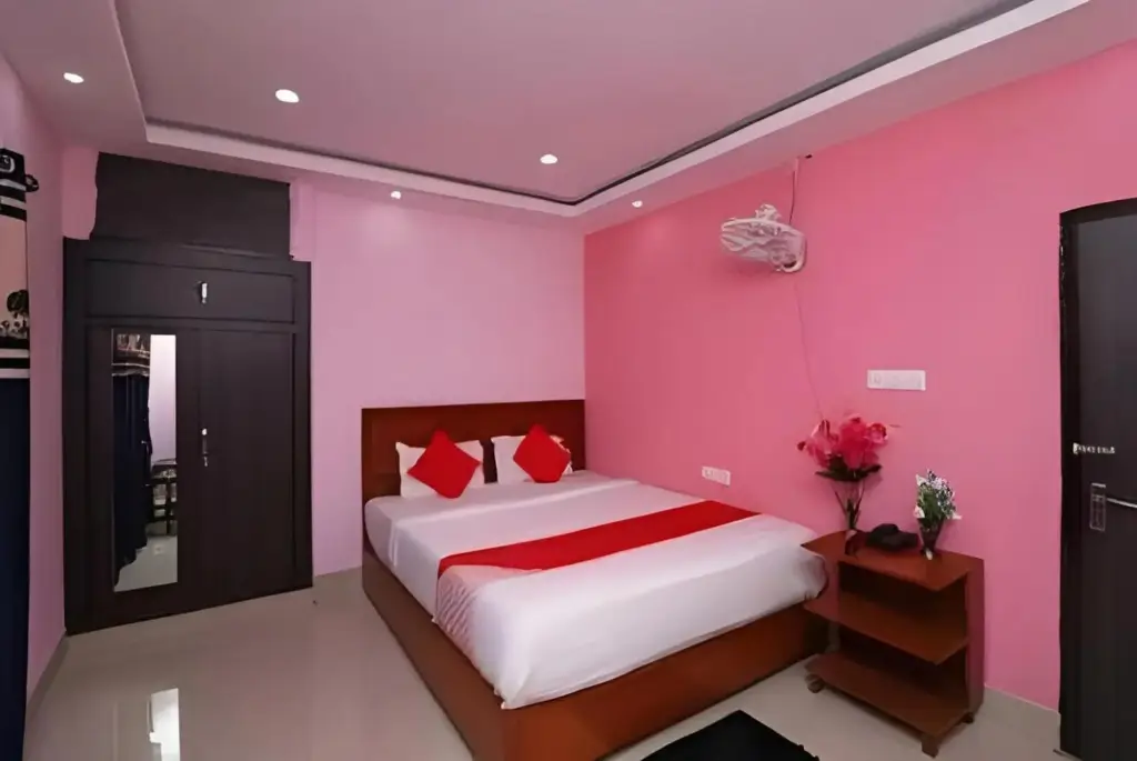 Колката: Oyo 701502 Roomssolution