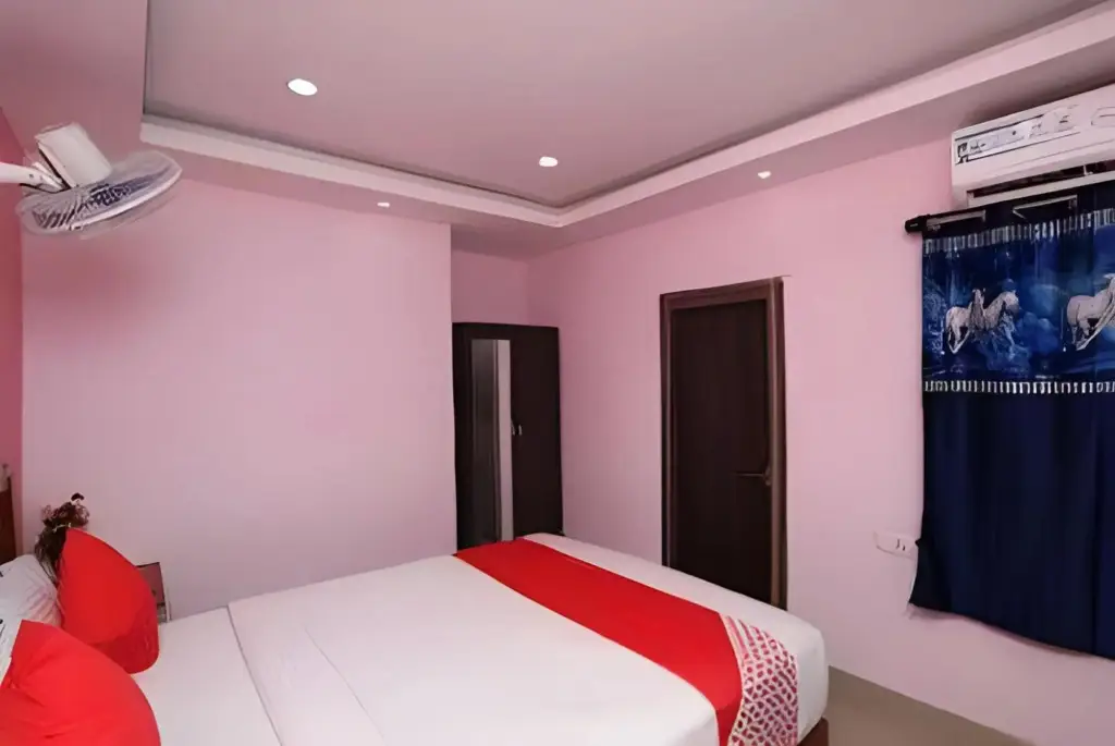 Колката: Oyo 701502 Roomssolution