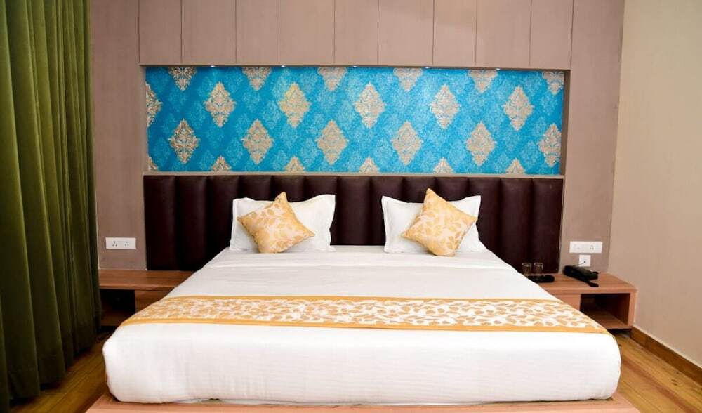 Лакхнау: Hotel Olive Crown