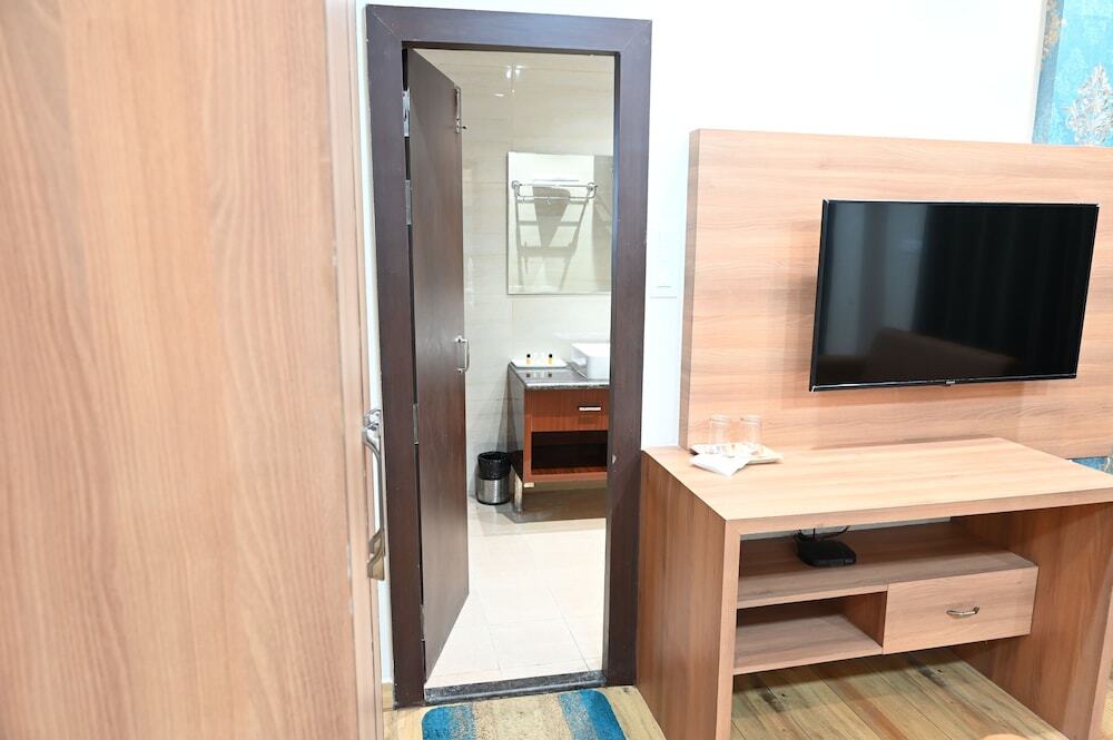 Лакхнау: Hotel Olive Crown