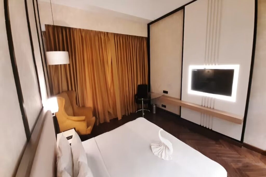 Агартала: Hotel Polo Tower Agartala