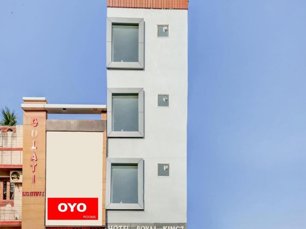 OYO Flagship 70397 Hotel Royal Kingz — фото 1