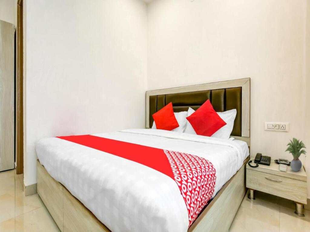 Амритсар: OYO Flagship 70397 Hotel Royal Kingz