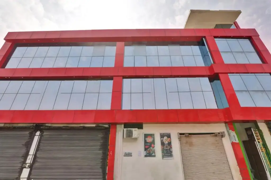 Лакхнау: Capital O 70967 Hotel Aditya Grand