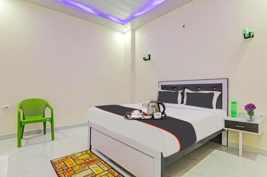 Лакхнау: Collection O Hotel Kalawati Palace