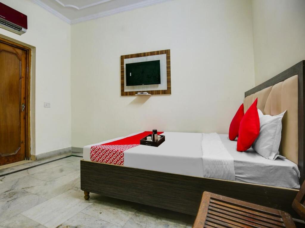 Амритсар: Flagship 70124 Hotel Deep Plaza