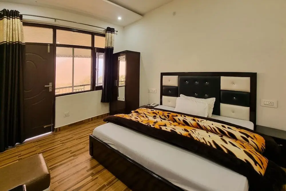 Чамба: Hotel Anmol Dalhousie