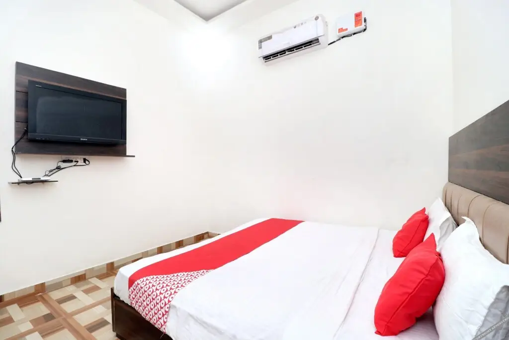 Амритсар: OYO 16379 Hotel LivInn Hub