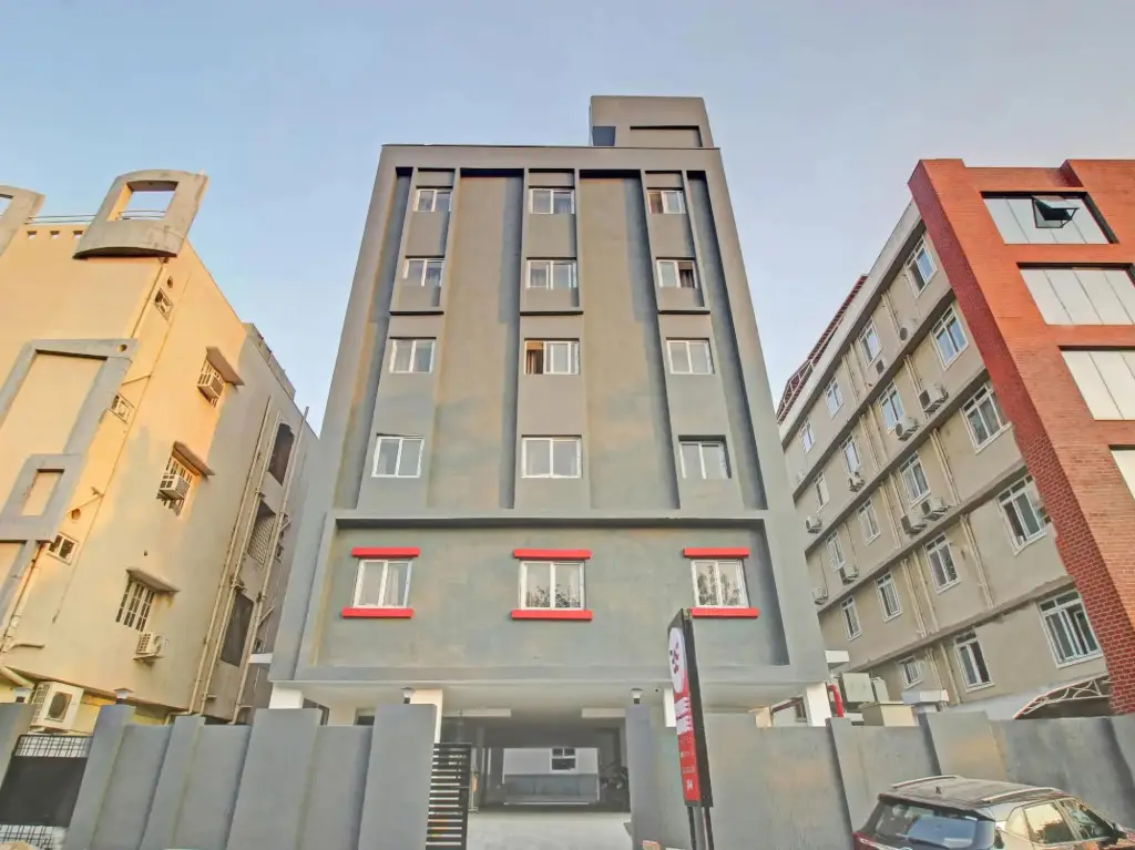 OYO Townhouse 733 Whiteridge Gachibowli — фото 1