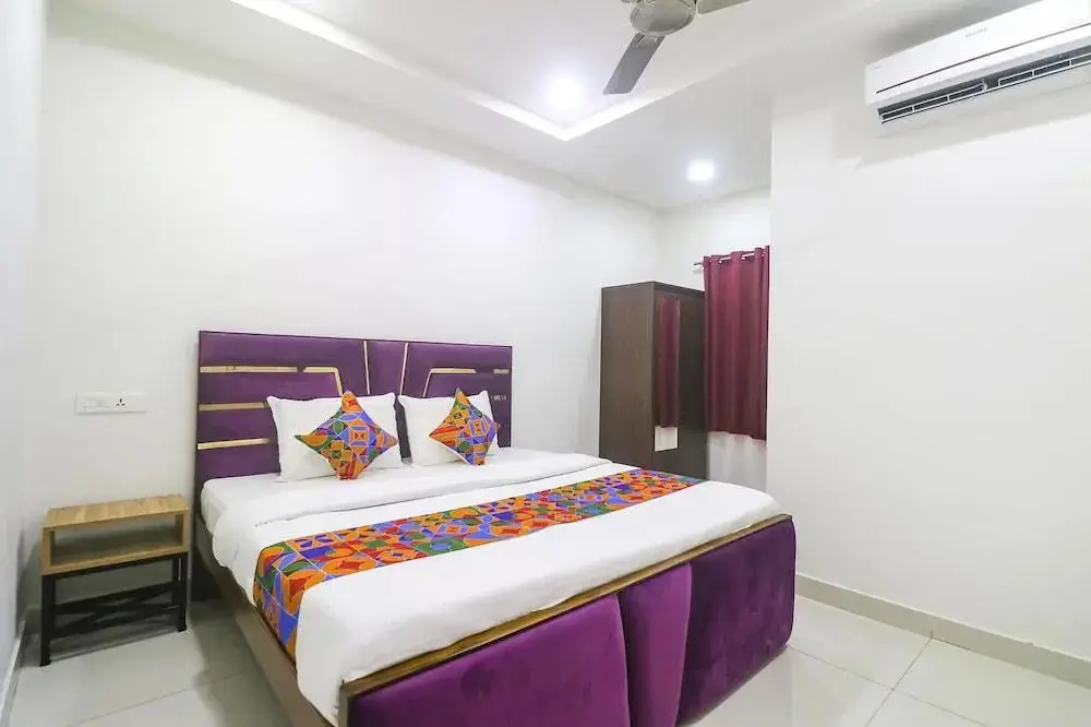 Хидерабад: Viraaj Suites Miyapur
