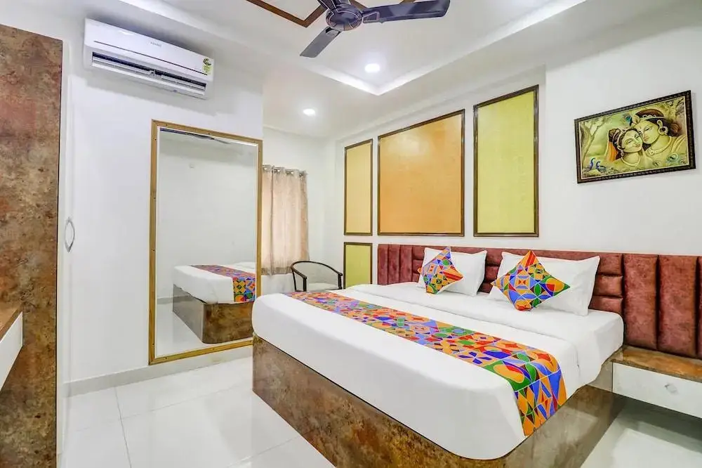 Хидерабад: Viraaj Suites Miyapur