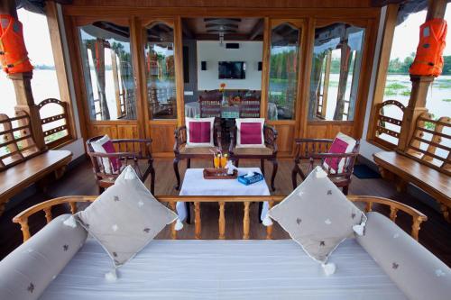 Abad Premium House Boat — фото 1