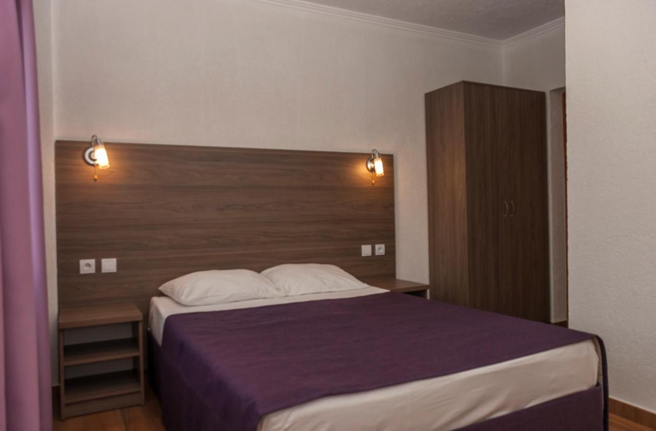 Ильич: Hotel Sem Vietrov
