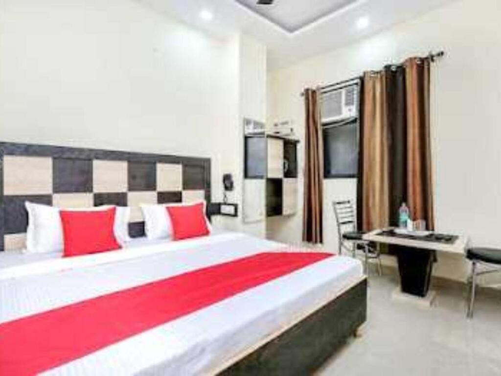 Джаландхар: Oyo Flagship 80559a Noor Guest House